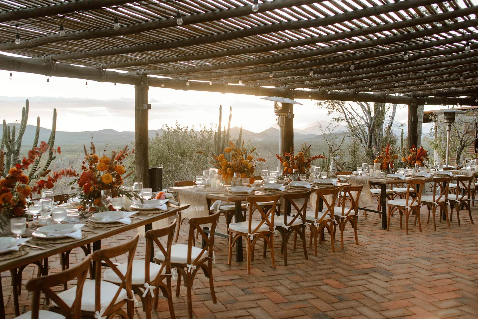 What Wedding Color Palettes Are in Style in Cabo This Season