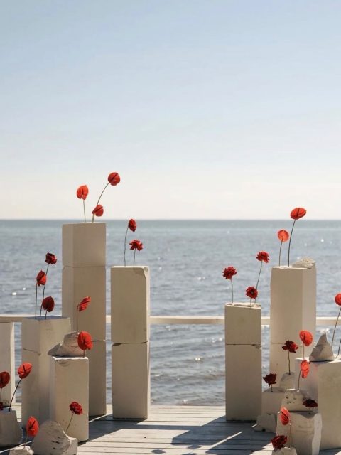 There’s something so beautiful about letting the destination be part of the design. Soft ocean views, warm neutral tones, and pops of vibrant red florals come together to create a ceremony setting that feels romantic, modern, and completely Cabo.

A reminder that your wedding design doesn’t have to follow the traditional rules—it just needs to feel like you. ✨

#CaboBride #CaboWedding #CaboWeddingInspiration #DestinationWedding #Mexicowedding